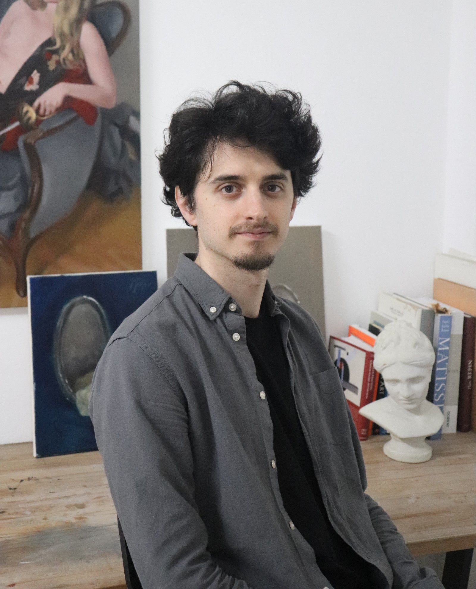 Axel Thierauf artist in his studio